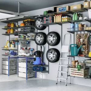 Готовые гардеробные решения и система хранения в гараже частного дома